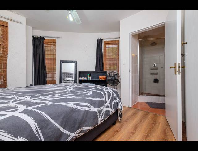 2 BEDROOM APARTMENT TO LET IN LONEHILL